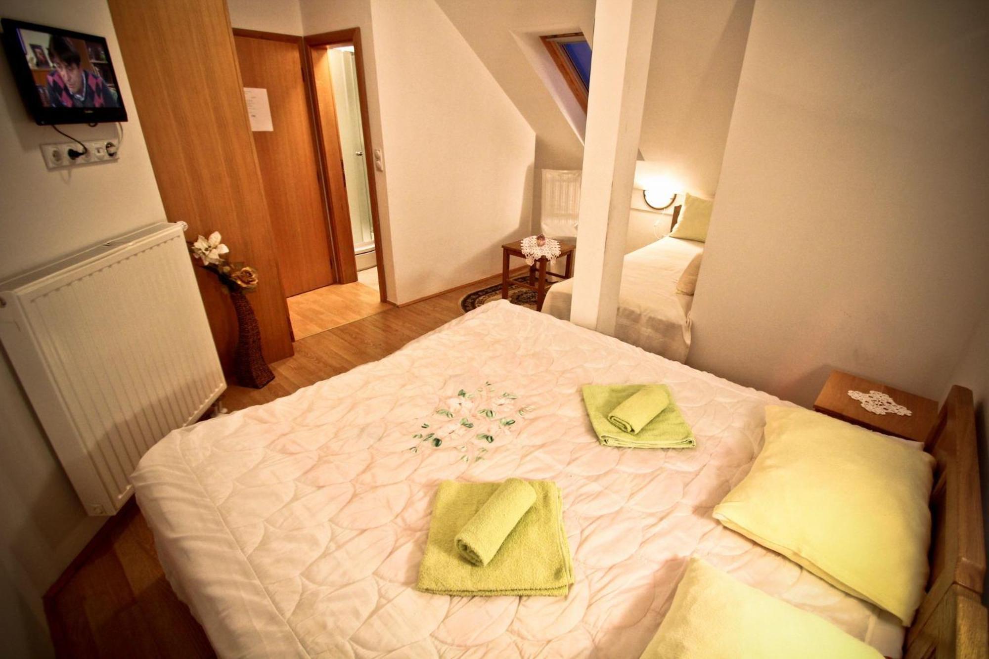 Kod Ribica Bed & Breakfast Jasenovac Exterior photo