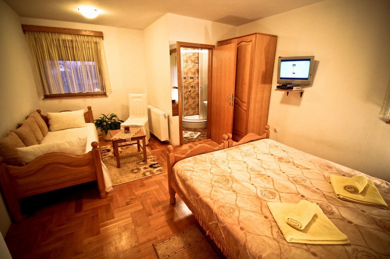 Kod Ribica Bed & Breakfast Jasenovac Exterior photo